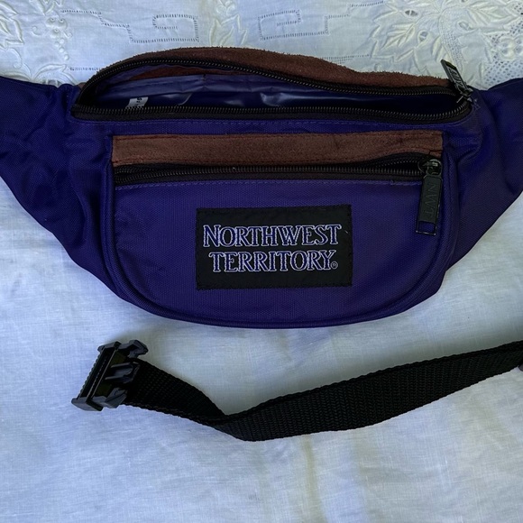 Vintage Purple Northwest Territory Fanny Pack with Suede Lining and 3 Pockets - Picture 6 of 11